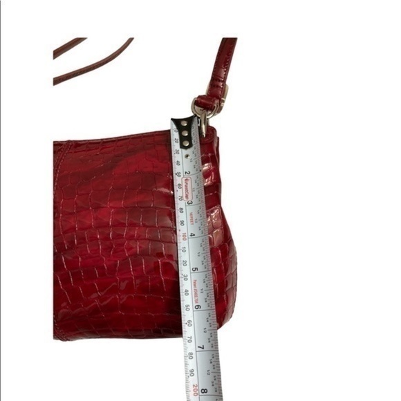 Brighton red shiny embossed leather messenger bag - Picture 4 of 14
